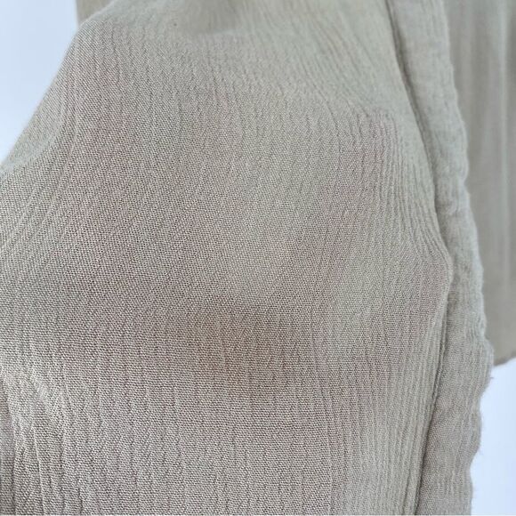 Love Tree Women’s Button Front Collared Cut Out 3/4 Sleeve Blouse size M - Picture 2 of 6